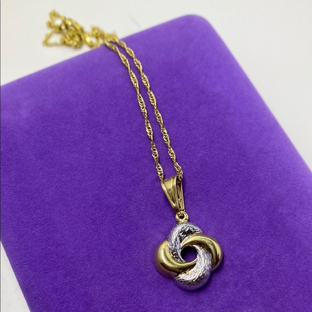 💛 Vintage 18k Two Tone Gold Filled Knot Pendant Necklace